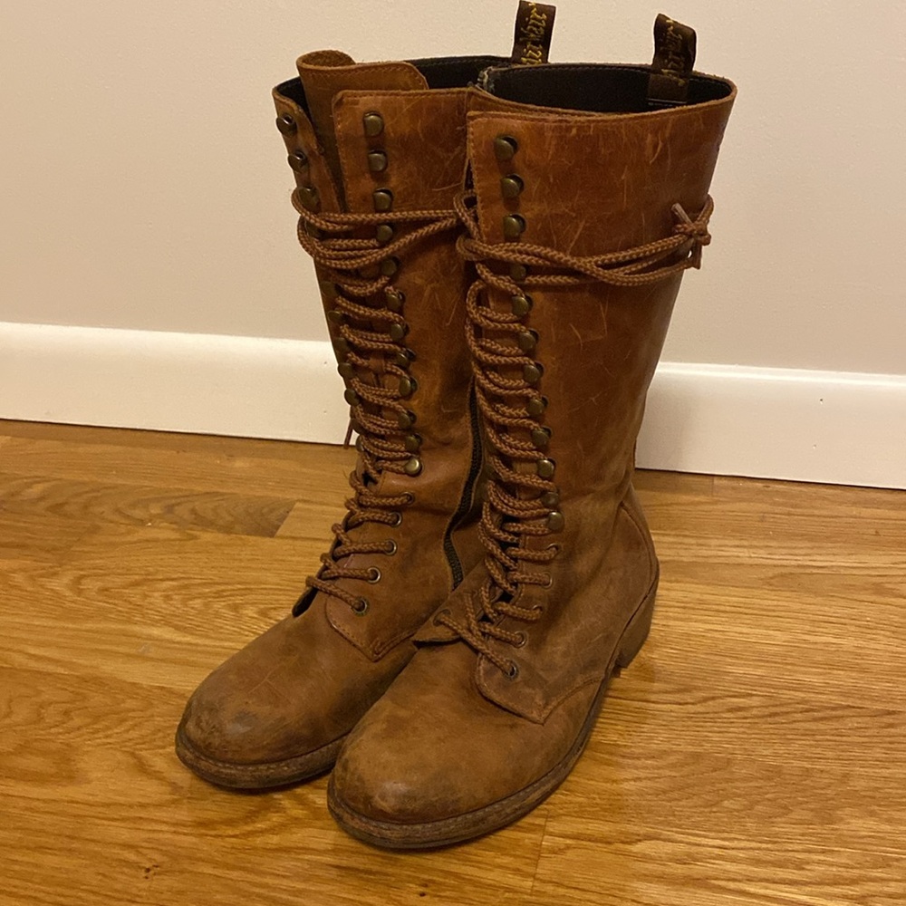 Lace-Up Military style Dr.Martens.